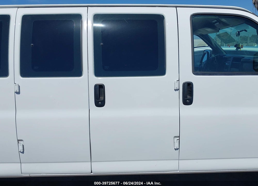 2005 CHEVROLET EXPRESS VIN: 1GAHG39U851200351