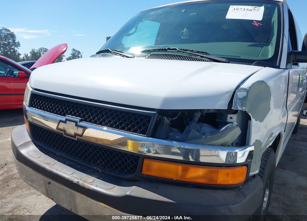 2005 CHEVROLET EXPRESS VIN: 1GAHG39U851200351