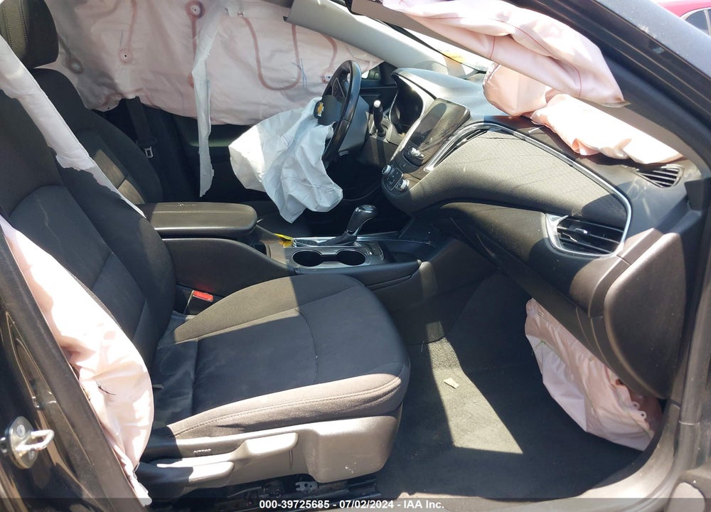 2018 CHEVROLET MALIBU LT VIN: 1G1ZD5ST9JF169988