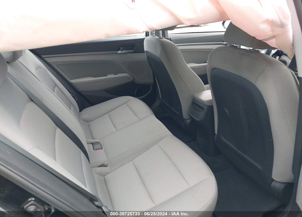 2018 HYUNDAI ELANTRA SEL VIN: 5NPD84LF0JH269427