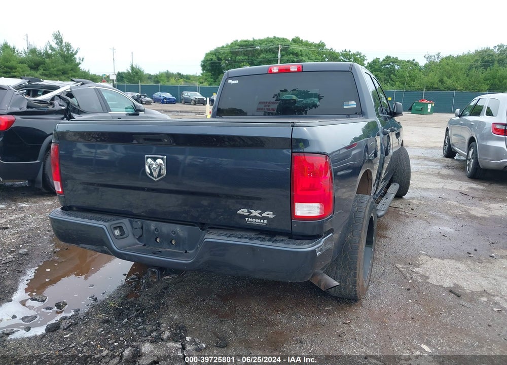 2017 RAM 1500 EXPRESS QUAD CAB 4X4 6'4 BOX VIN: 1C6RR7FG4HS845516
