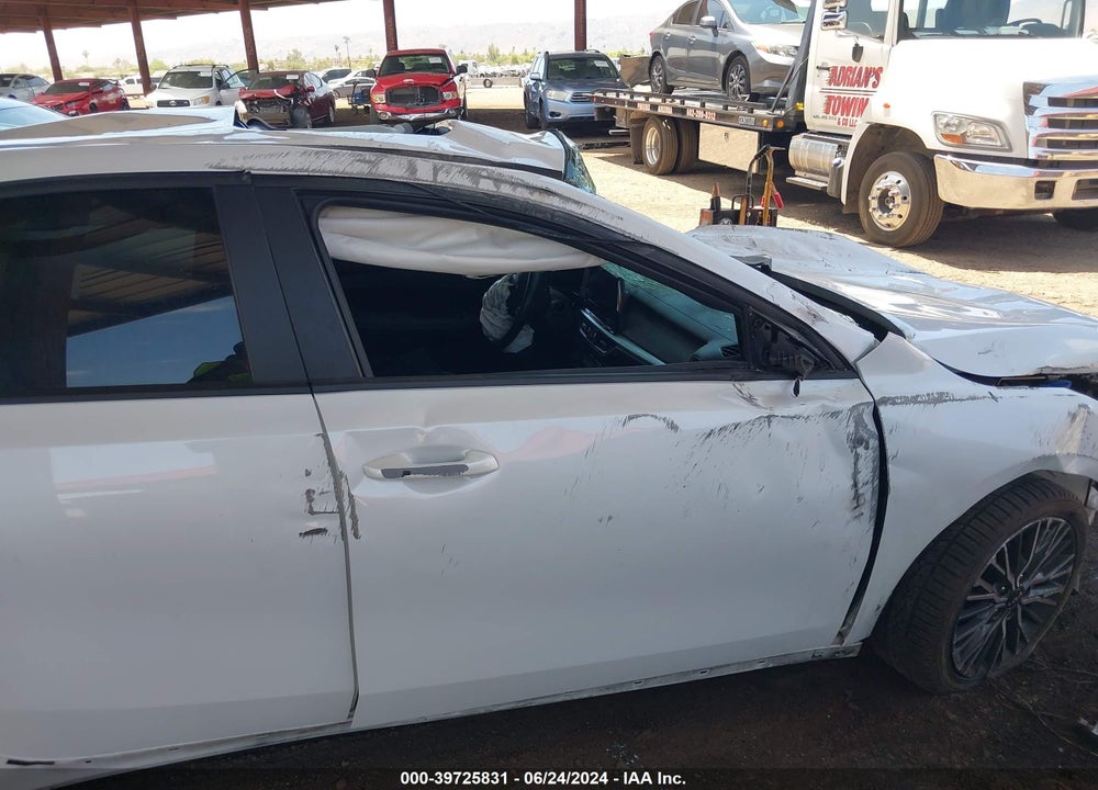 2023 KIA FORTE GT LINE VIN: 3KPF54AD2PE561208