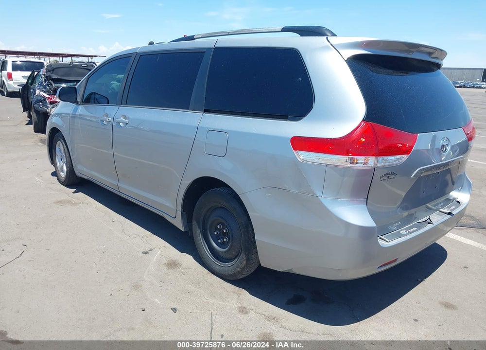 2013 TOYOTA SIENNA LE V6 8 PASSENGER VIN: 5TDKK3DC8DS387408