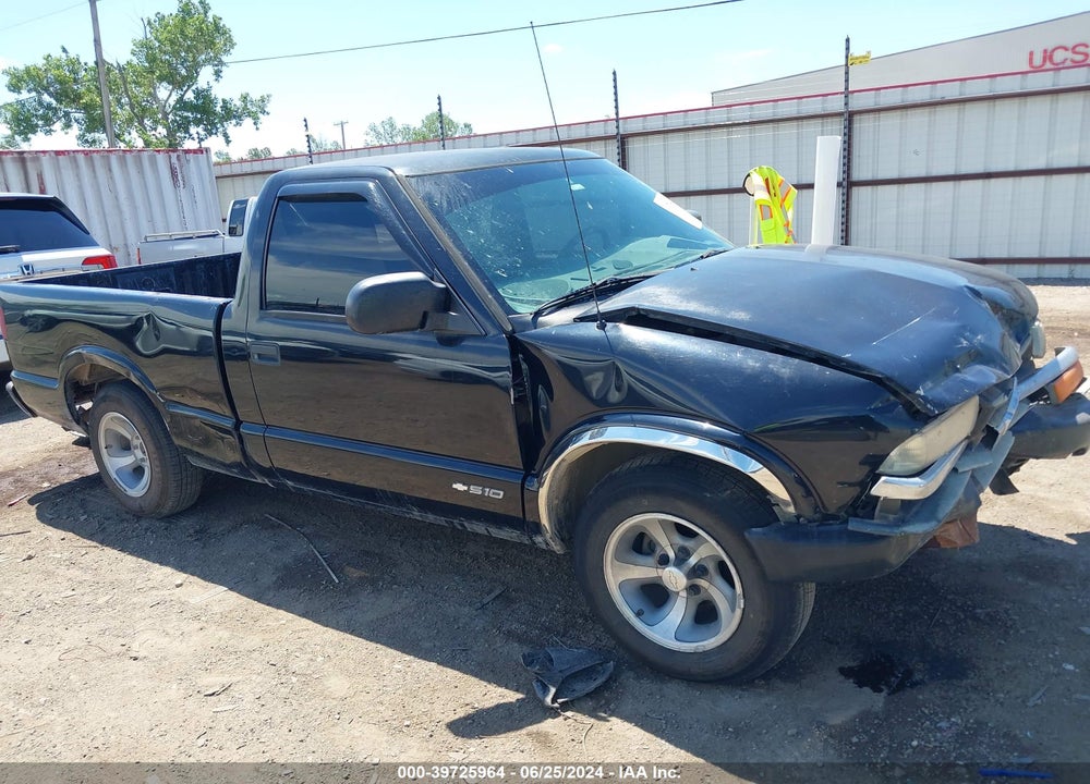 2001 CHEVROLET S-10 VIN: 1GCCS14511K175625
