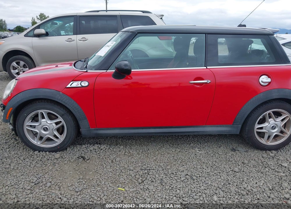 2010 MINI COOPER S VIN: WMWMF7C53ATX44298