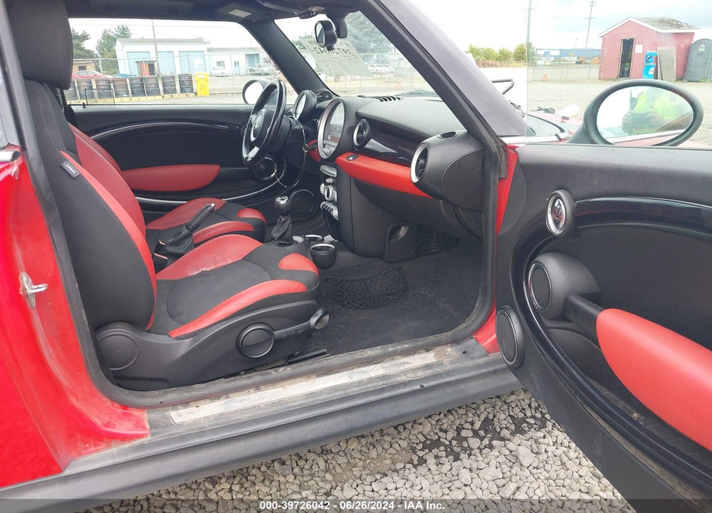 2010 MINI COOPER S VIN: WMWMF7C53ATX44298