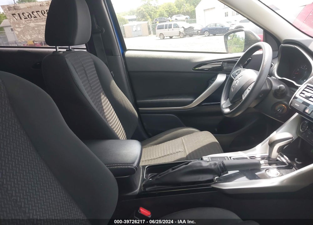 2019 MITSUBISHI ECLIPSE CROSS LE VIN: JA4AT4AA9KZ046137