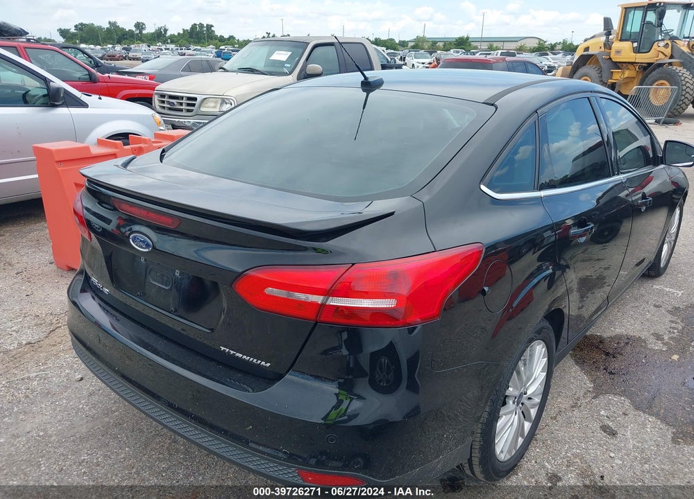 2018 FORD FOCUS TITANIUM VIN: 1FADP3J26JL247351