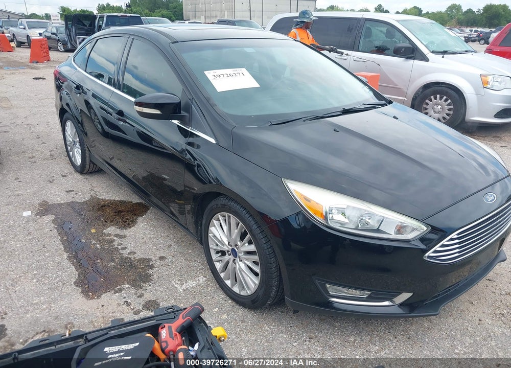 2018 FORD FOCUS TITANIUM VIN: 1FADP3J26JL247351