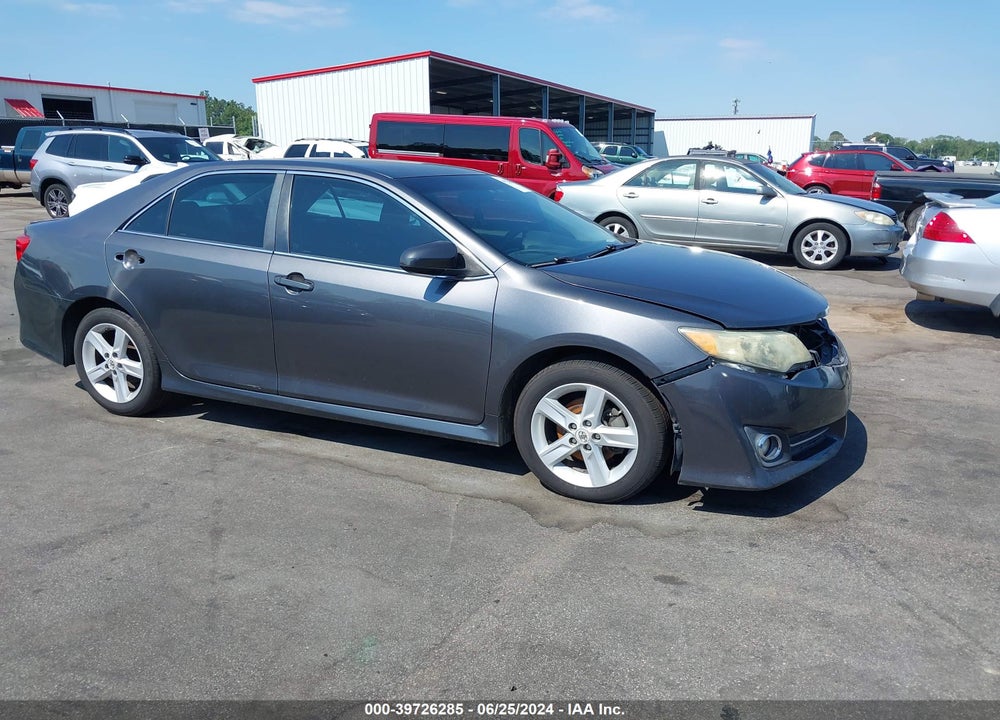 2013 TOYOTA CAMRY SE VIN: 4T1BF1FK7DU209039