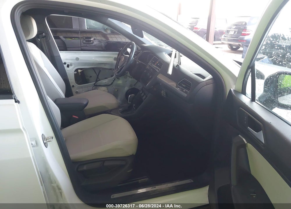 2019 VOLKSWAGEN TIGUAN 2.0T SE/2.0T SEL/2.0T SEL R-LINE/2.0T SEL R-LINE BLACK VIN: 3VV3B7AX8KM197402