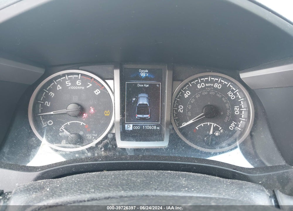 2018 TOYOTA TACOMA SR5 V6 VIN: 3TMAZ5CN7JM060175