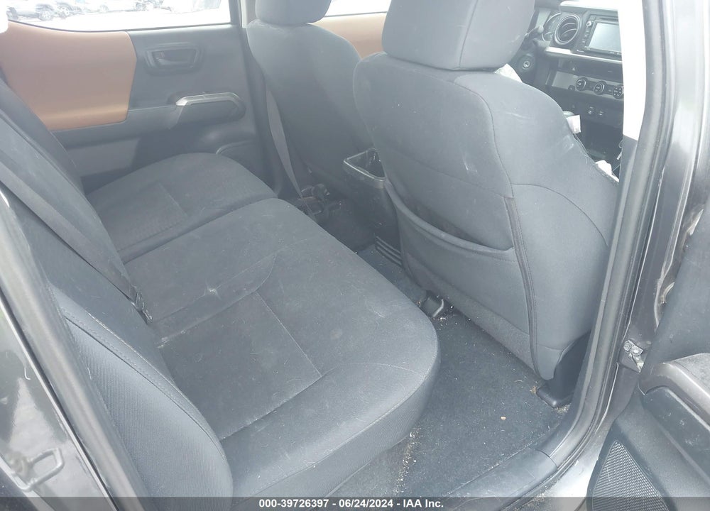 2018 TOYOTA TACOMA SR5 V6 VIN: 3TMAZ5CN7JM060175