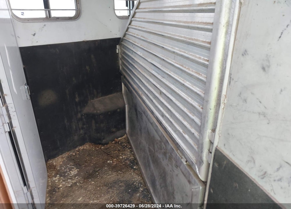 2000 EXXISS ALUMINUM TRAILERS STOCK TRAILER VIN: 4LAAH3128Y1004863
