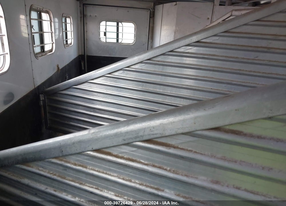 2000 EXXISS ALUMINUM TRAILERS STOCK TRAILER VIN: 4LAAH3128Y1004863