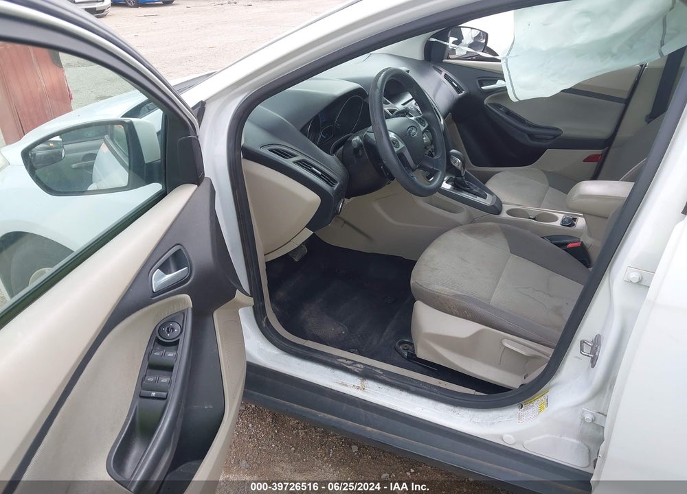 2014 FORD FOCUS SE VIN: 1FADP3K27EL229221