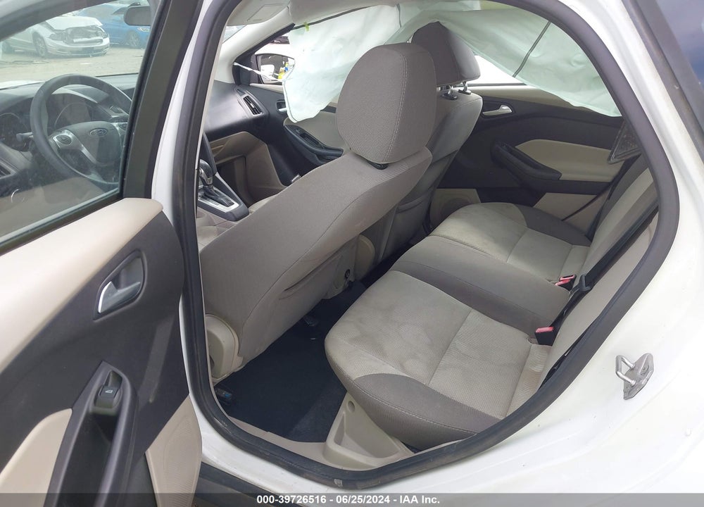 2014 FORD FOCUS SE VIN: 1FADP3K27EL229221