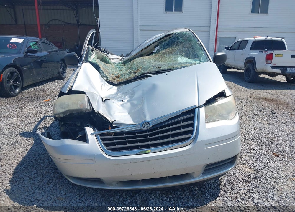 2008 CHRYSLER TOWN & COUNTRY LX VIN: 2A8HR44H58R634933