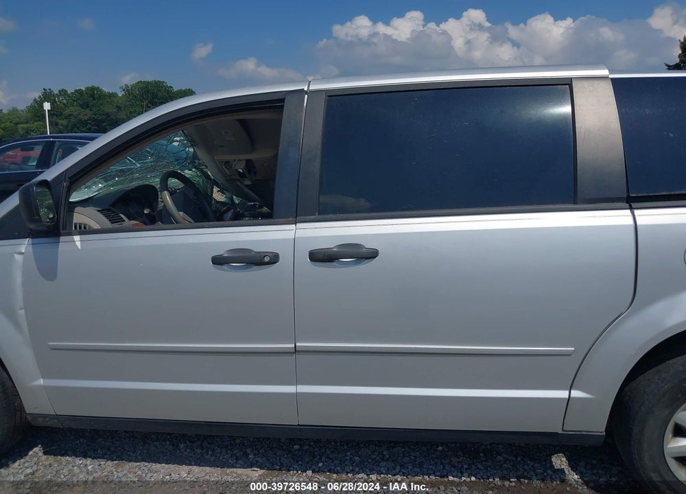 2008 CHRYSLER TOWN & COUNTRY LX VIN: 2A8HR44H58R634933
