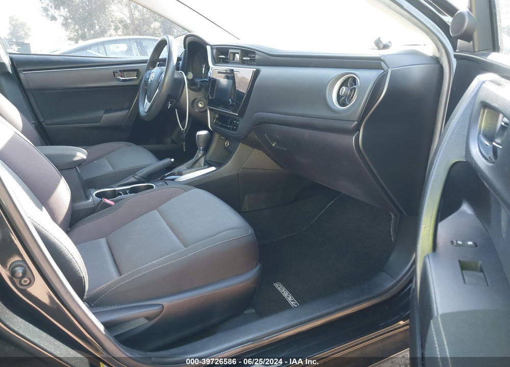 2018 TOYOTA COROLLA LE VIN: 5YFBURHE6JP794057