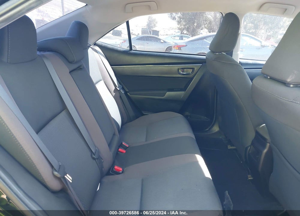 2018 TOYOTA COROLLA LE VIN: 5YFBURHE6JP794057