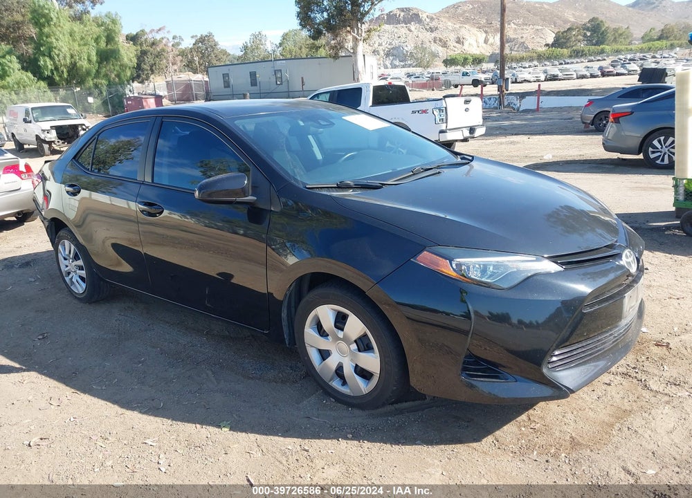 2018 TOYOTA COROLLA LE VIN: 5YFBURHE6JP794057