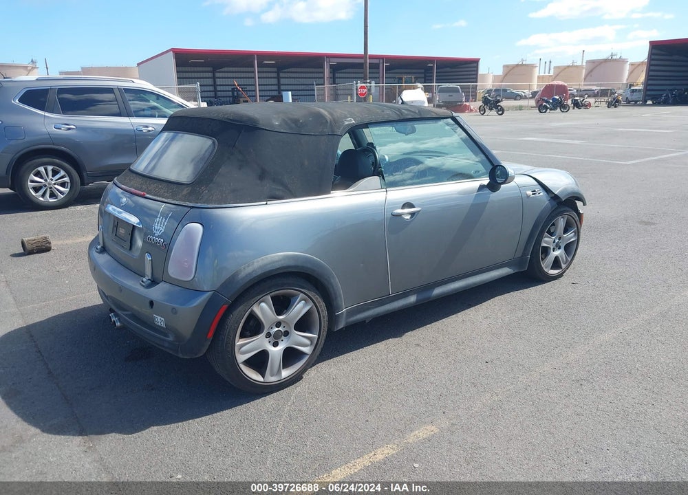 2005 MINI COOPER S VIN: WMWRH33495TF82461