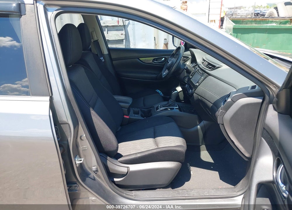2017 NISSAN ROGUE SV VIN: JN8AT2MV0HW281744