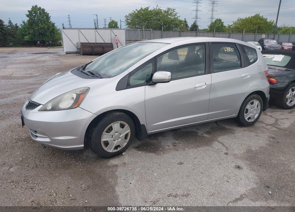 2013 HONDA FIT VIN: JHMGE8H31DC041138