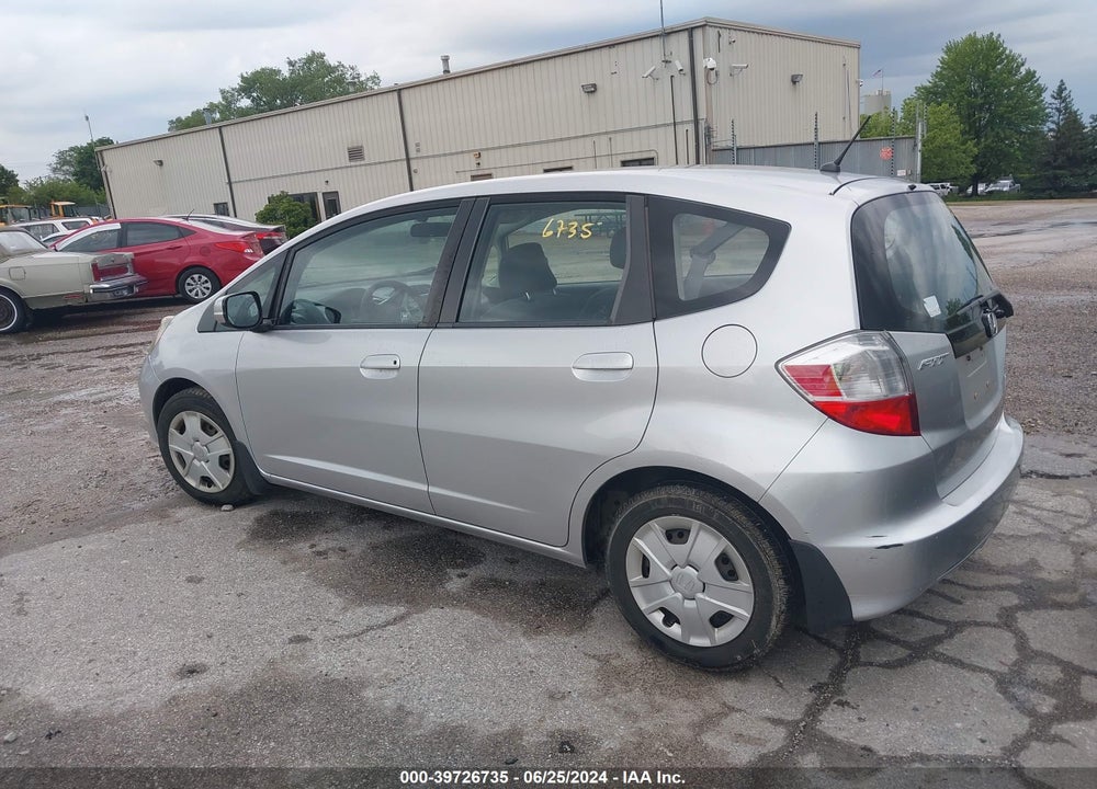 2013 HONDA FIT VIN: JHMGE8H31DC041138