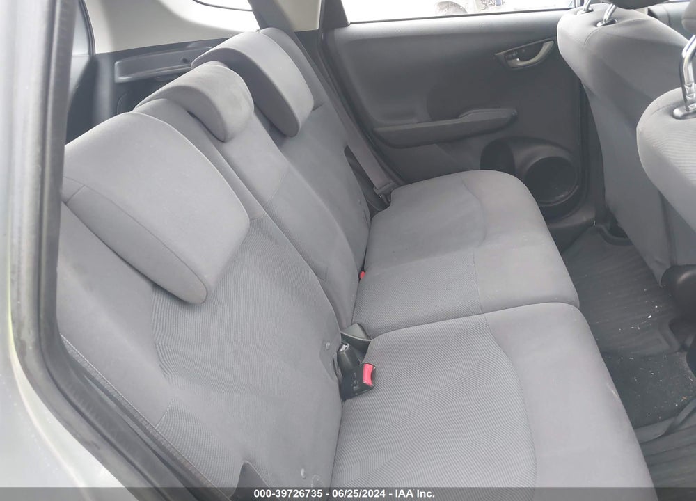 2013 HONDA FIT VIN: JHMGE8H31DC041138