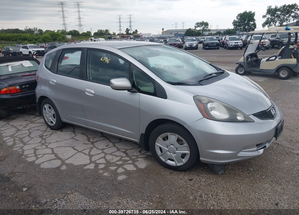 2013 HONDA FIT VIN: JHMGE8H31DC041138