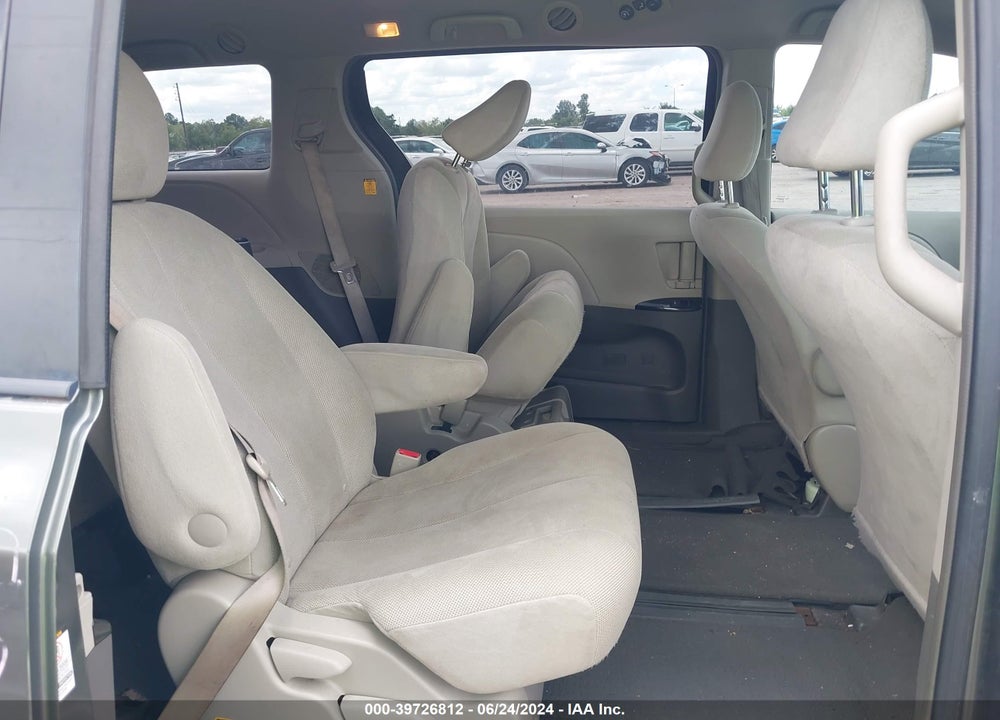 2011 TOYOTA SIENNA VIN: 5TDKA3DC6BS004825