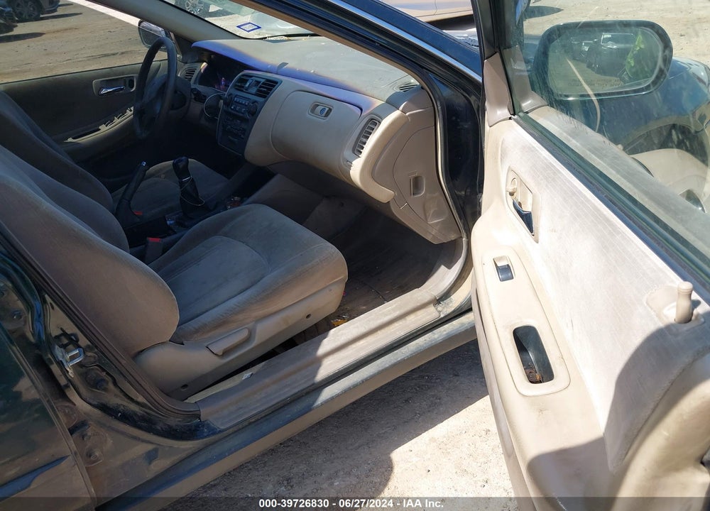 2000 HONDA ACCORD 2.3 LX VIN: 1HGCG5546YA154947