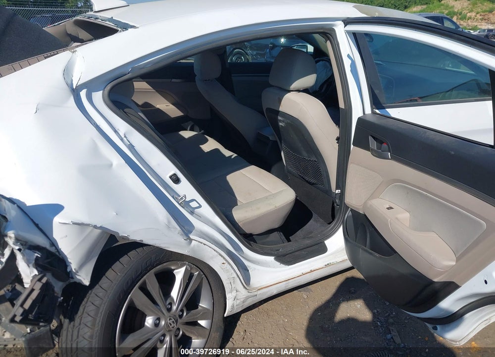 2017 HYUNDAI ELANTRA SE VIN: 5NPD84LF3HH057843