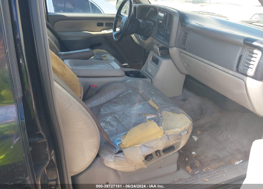 2002 CHEVROLET SUBURBAN 1500 LT VIN: 1GNEC16Z82J308742