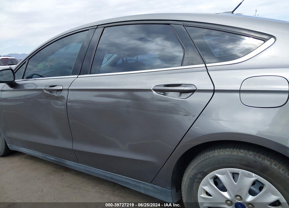 2013 FORD FUSION S VIN: 3FA6P0G72DR108351