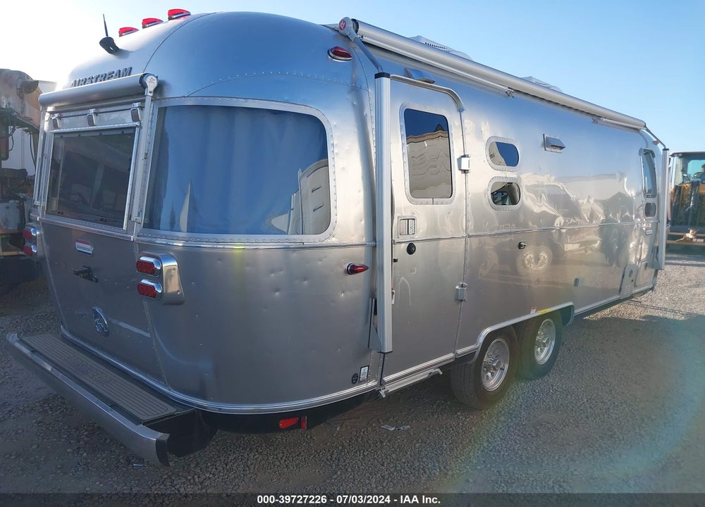 2022 AIRSTREAM INTERNATIONAL VIN: 1STJFYJ24NJ559958