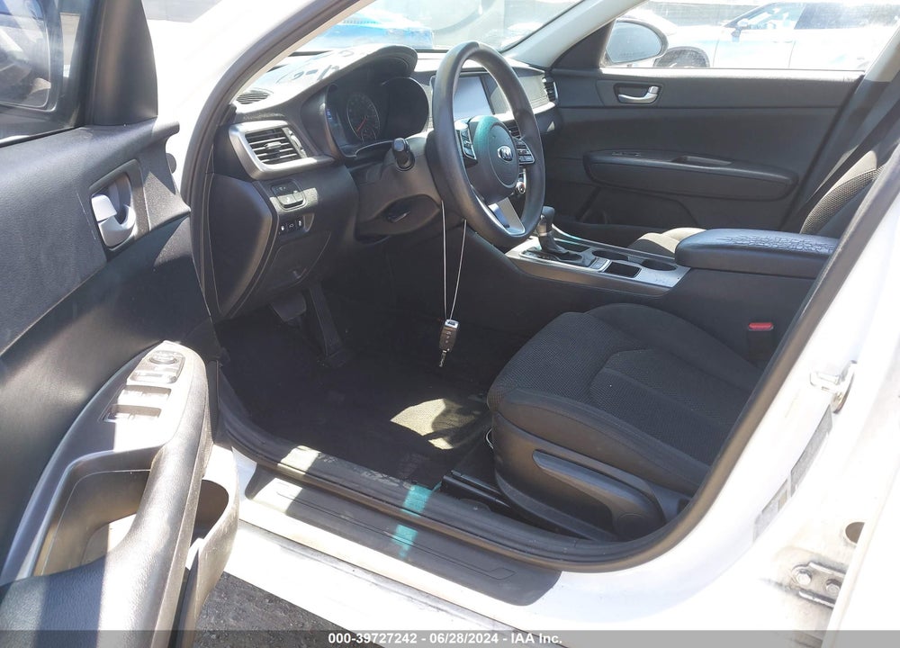 2019 KIA OPTIMA LX VIN: 5XXGT4L36KG298588