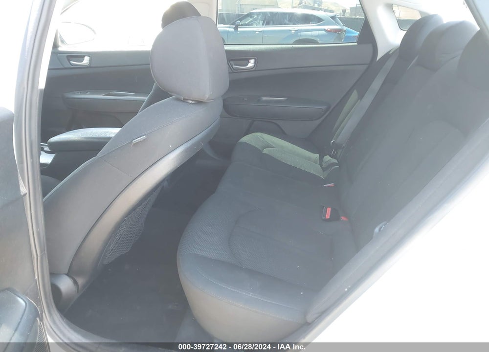 2019 KIA OPTIMA LX VIN: 5XXGT4L36KG298588