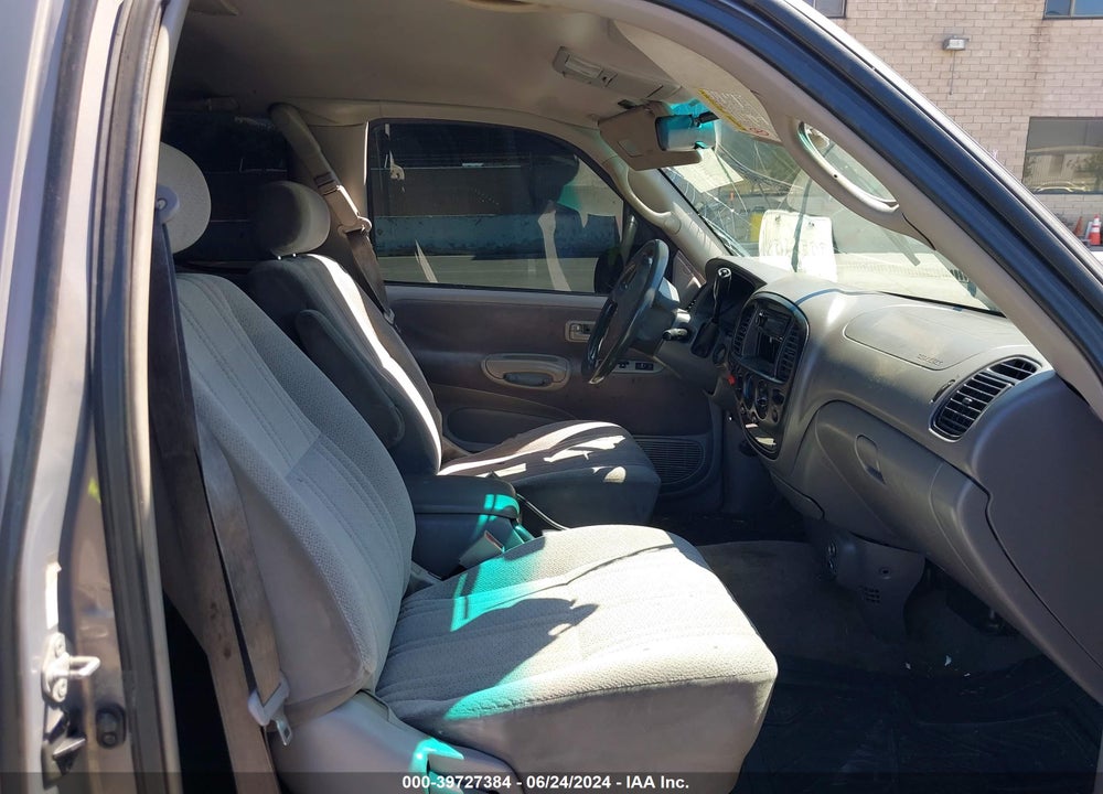 2000 TOYOTA TUNDRA SR5 V8 VIN: 5TBRT341XYS007736