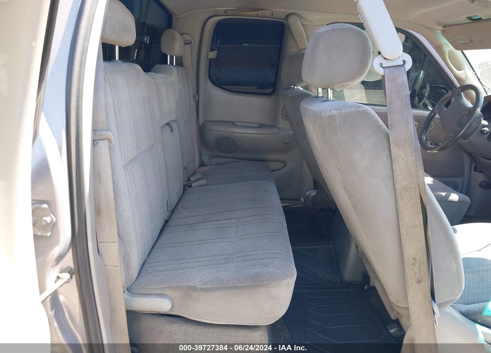 2000 TOYOTA TUNDRA SR5 V8 VIN: 5TBRT341XYS007736