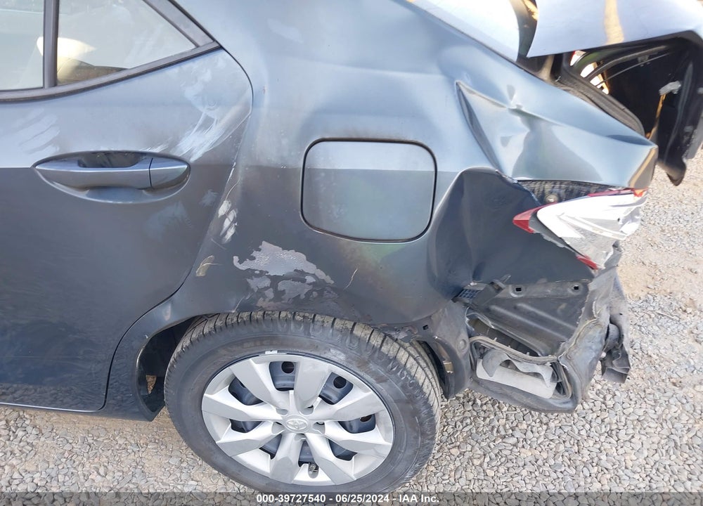 2015 TOYOTA COROLLA LE VIN: 5YFBURHE8FP329464