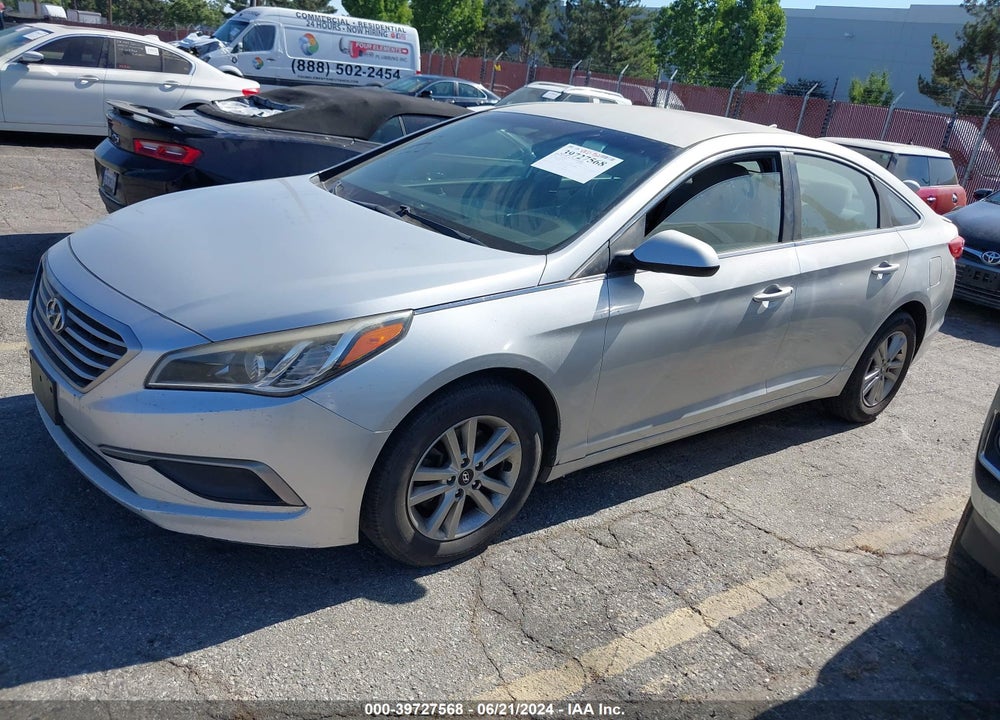 2016 HYUNDAI SONATA SE VIN: 5NPE24AF7GH272939