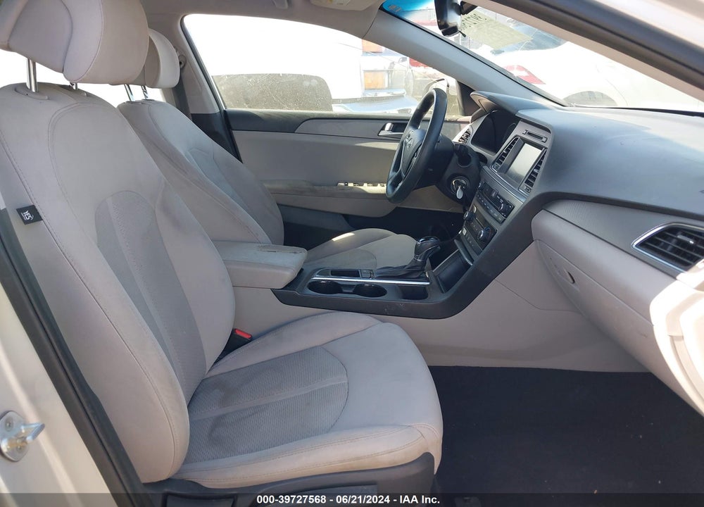 2016 HYUNDAI SONATA SE VIN: 5NPE24AF7GH272939