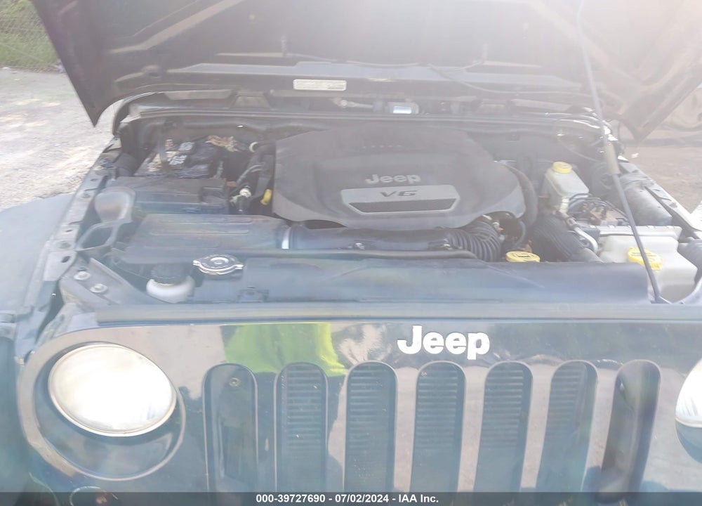 2014 JEEP WRANGLER UNLIMITED SPORT VIN: 1C4HJWDG2EL195521