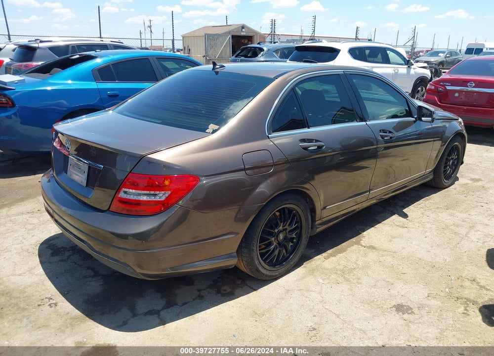 2013 MERCEDES-BENZ C 250 LUXURY/SPORT VIN: WDDGF4HB3DR266677