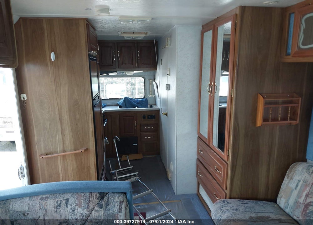 1997 FORD ECONOLINE E350 CUTAWAY VAN VIN: 1FDKE30S1VHB56677