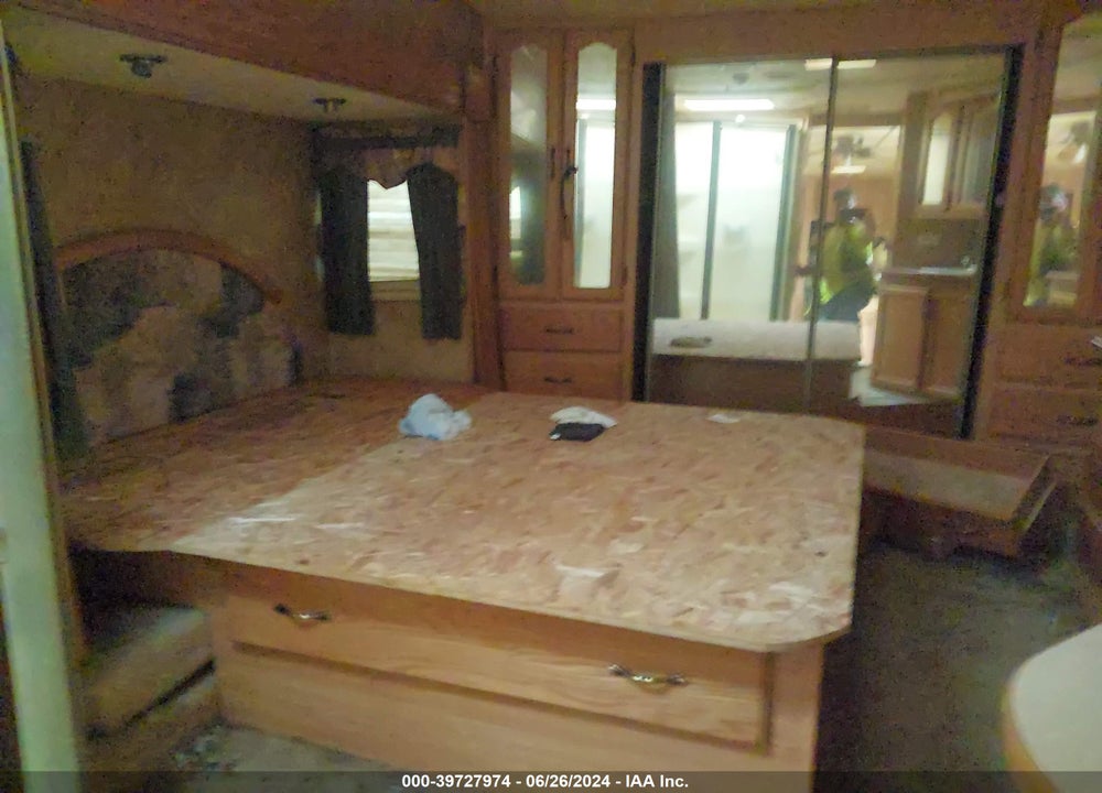 2005 KEYSTONE RV CHALLENGER FIFTH WHE VIN: 4YDF29R255H405791