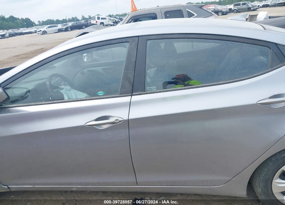 2016 HYUNDAI ELANTRA SE VIN: 5NPDH4AE2GH752341